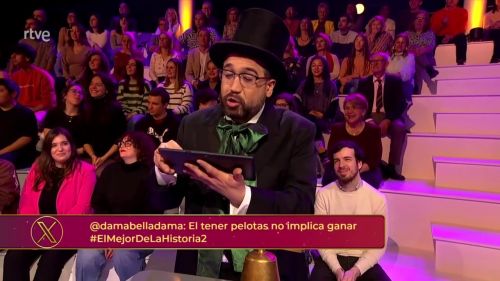 De pblico tras Anbal Gmez