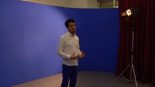 En los estudios de televisión de los Salesianos En los estudios de televisión de los Salesianos